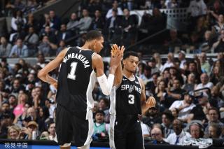 与中国球员 与中国球员